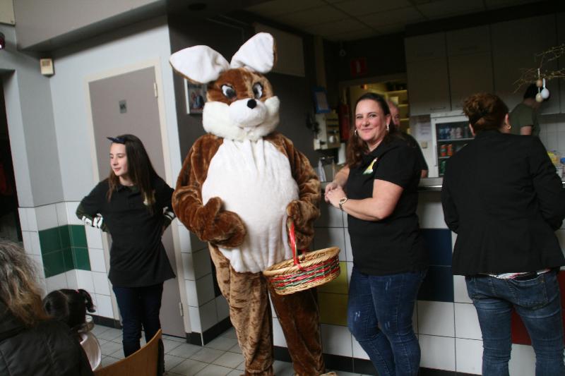 | 31-03-2018 foto paas eieren zoeken op de stormpolder beverwaard 
 
