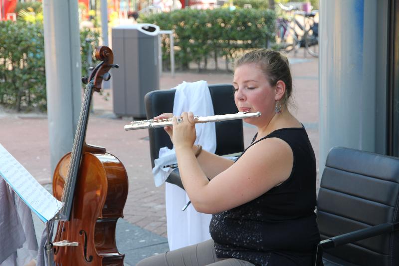 24-07-18 foto peuter concert i.s.m mamacafe in het doet effe mee cafe winkelcentrum beverwaard