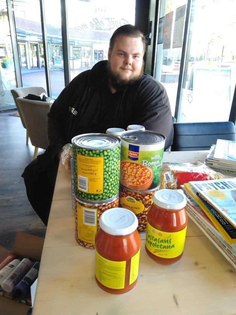 5-11-18 kerstpakketten actie in doet effe mee cafe oudewatering beverwaard