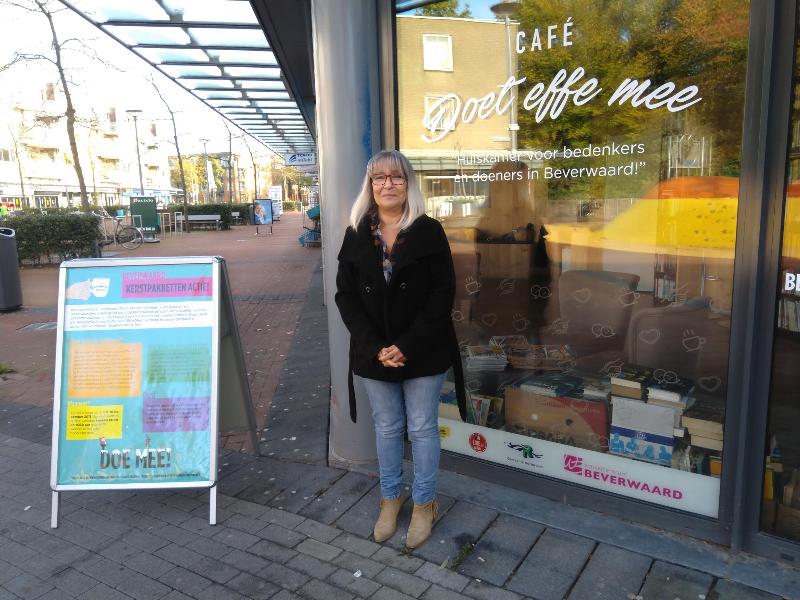 5-11-18 kerstpakketten actie in doet effe mee cafe oudewatering beverwaard