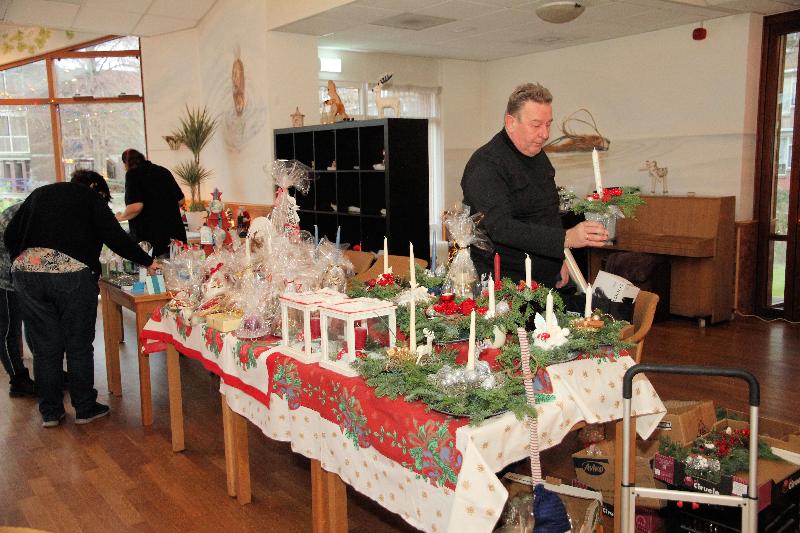 | 15-12-2018 kerstmarkt in de ijsselburgh schinnenbaan beverwaard 
 
