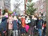 | 13-12-19 kerstboom sandeburgbaan kinderen van de rk de regenboog hebben tekeningen gemaakt en in de boom gehangen 