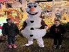 | 19-12-20 kerst devile rhijnauwensingel met olaf en kerstvrouw op de foto 