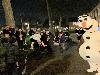 | 19-12-20 kerst devile rhijnauwensingel met olaf en kerstvrouw op de foto 