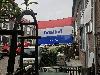 oranje versieringen in diverse straten